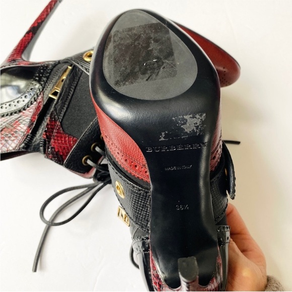 Burberry Black/Brown Python and Leather
Buckle Ankle booties NEW - Picture 10 of 11